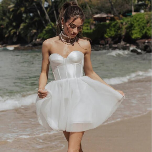 UNTAMED PETALS BY AMANDA JUDGE Dresses & Skirts - UNTAMED PETALS BY AMANDA JUDGE White Strapless Wedding Dress